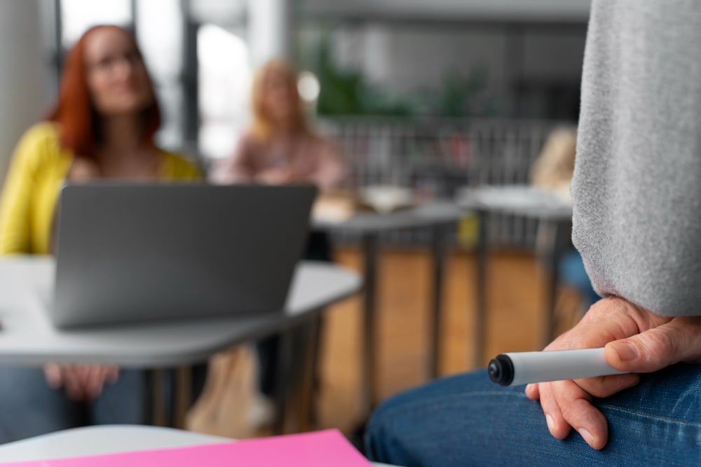 Formación a profesores sobre prevención del suicidio